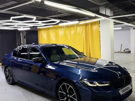 BMW 530 2021 года за 24 500 000 тг. в Алматы – фото 6