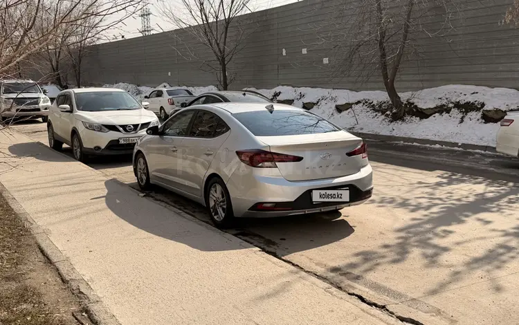 Hyundai Elantra 2018 годаүшін6 500 000 тг. в Алматы
