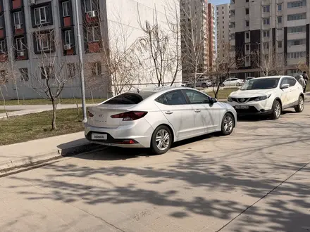 Hyundai Elantra 2018 года за 6 500 000 тг. в Алматы – фото 2