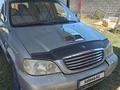 Kia Carnival 2002 года за 1 400 000 тг. в Шымкент – фото 3