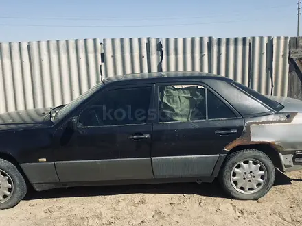 Mercedes-Benz E 200 1993 года за 950 000 тг. в Аральск – фото 5