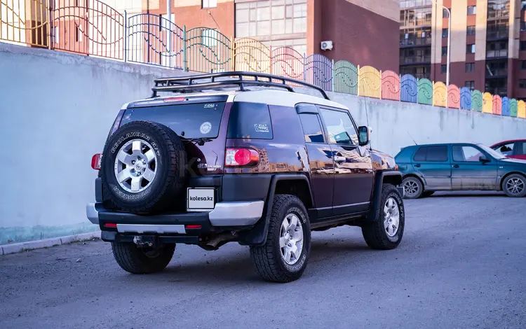 Toyota FJ Cruiser 2008 годаfor12 500 000 тг. в Семей