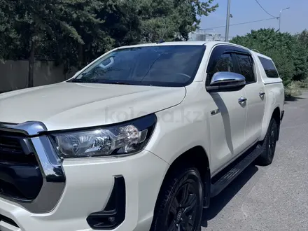 Toyota Hilux 2021 года за 22 500 000 тг. в Алматы – фото 3