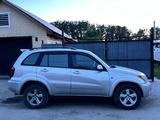 Toyota RAV4 2004 годаүшін5 700 000 тг. в Усть-Каменогорск