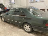 Mercedes-Benz E 220 1996 года за 1 000 000 тг. в Караганда