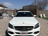 Mercedes-Benz C 300 2015 года за 9 400 000 тг. в Актобе – фото 2
