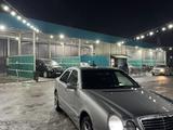 Mercedes-Benz E 320 2001 годаfor5 000 000 тг. в Шымкент – фото 3