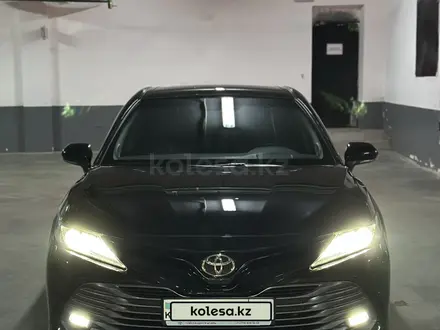 Toyota Camry 2018 года за 14 700 000 тг. в Астана – фото 3