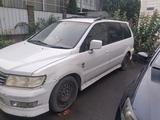 Mitsubishi Chariot 1999 года за 800 000 тг. в Алматы – фото 2