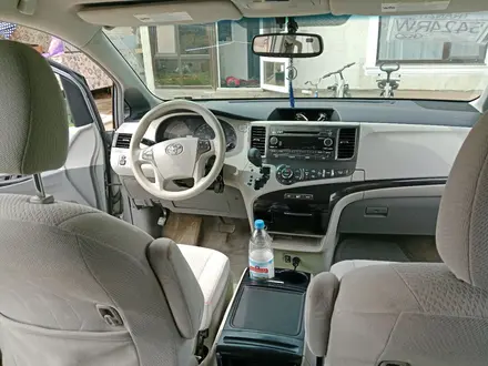 Toyota Sienna 2013 года за 5 650 000 тг. в Уральск – фото 4