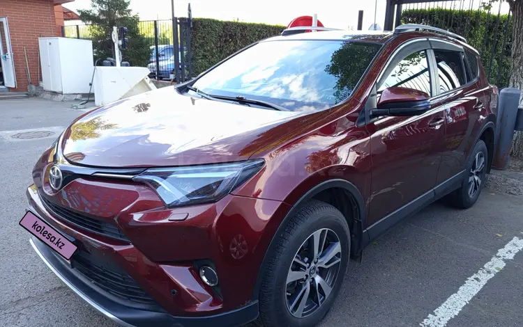 Toyota RAV4 2018 года за 13 000 000 тг. в Астана