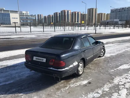Mercedes-Benz E 200 1996 года за 2 000 000 тг. в Астана – фото 4