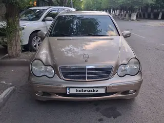 Mercedes-Benz C 240