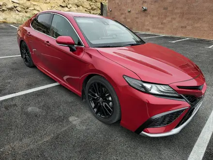 Toyota Camry 2022 года за 12 700 000 тг. в Актау – фото 24