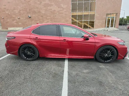 Toyota Camry 2022 года за 12 700 000 тг. в Актау – фото 25