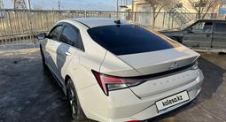 Hyundai Elantra 2021 года за 9 300 000 тг. в Атырау – фото 3