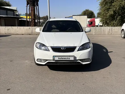 Daewoo Gentra 2014 года за 4 200 000 тг. в Алматы – фото 3