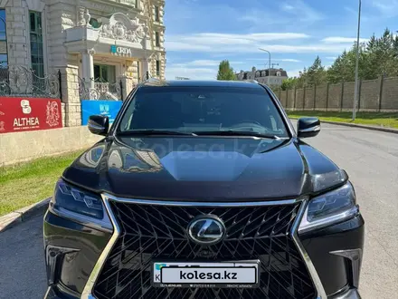 Lexus LX 570 2018 года за 49 000 000 тг. в Астана – фото 2