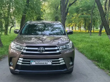 Toyota Highlander 2019 года за 20 700 000 тг. в Тараз