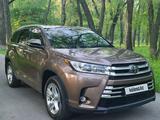 Toyota Highlander 2019 года за 20 700 000 тг. в Тараз – фото 2