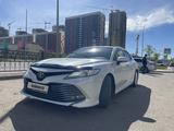 Toyota Camry 2018 года за 14 250 000 тг. в Астана – фото 5