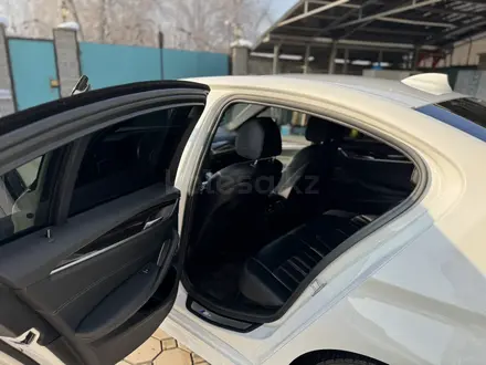 BMW 540 2019 года за 29 500 000 тг. в Алматы – фото 15