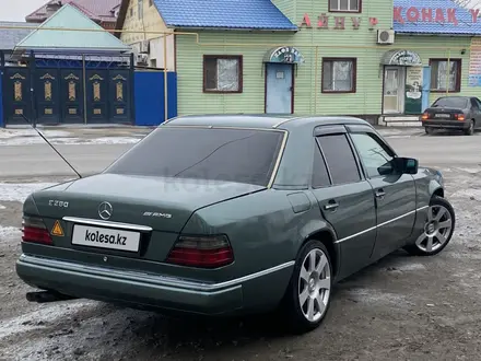 Mercedes-Benz E 280 1994 года за 2 250 000 тг. в Айтеке би