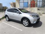 Toyota RAV4 2015 года за 7 500 000 тг. в Актау – фото 2