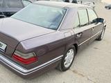 Mercedes-Benz E 220 1994 года за 2 500 000 тг. в Тараз – фото 4