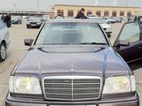 Mercedes-Benz E 220 1994 года за 2 500 000 тг. в Тараз – фото 3