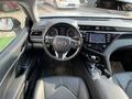 Toyota Camry 2021 года за 16 390 000 тг. в Шымкент – фото 6