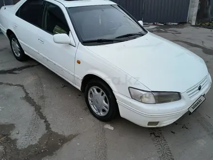 Toyota Camry 1999 года за 2 500 000 тг. в Алматы – фото 3