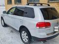 Volkswagen Touareg 2003 года за 3 290 000 тг. в Караганда – фото 15