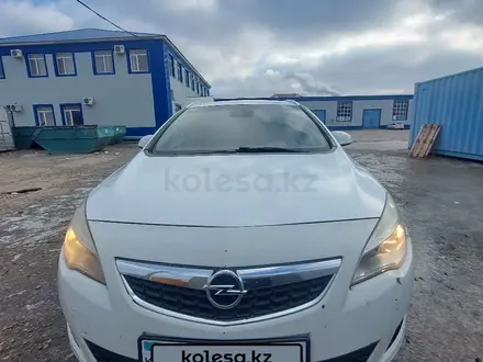 Opel Astra 2012 года за 4 000 000 тг. в Атырау – фото 17