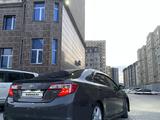 Toyota Camry 2013 годаfor8 250 000 тг. в Атырау – фото 2