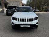 Jeep Compass 2012 года за 6 100 000 тг. в Актобе – фото 3