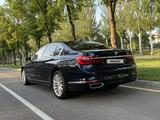 BMW 750 2016 года за 23 000 000 тг. в Алматы – фото 2