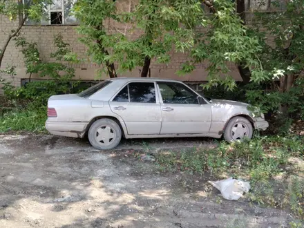 Mercedes-Benz E 300 1995 года за 1 200 000 тг. в Астана