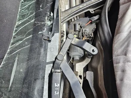 Механизм дворников моторчики на W212 за 811 тг. в Шымкент – фото 2