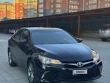 Toyota Camry 2016 года за 6 100 000 тг. в Актобе – фото 2