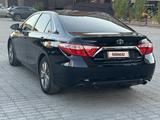Toyota Camry 2016 года за 6 100 000 тг. в Актобе – фото 4