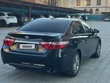 Toyota Camry 2016 года за 6 100 000 тг. в Актобе – фото 5