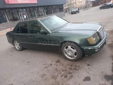 Mercedes-Benz E 220 1993 года за 1 600 000 тг. в Кулан – фото 5