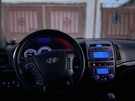 Hyundai Santa Fe 2011 года за 6 100 000 тг. в Жанаозен – фото 12