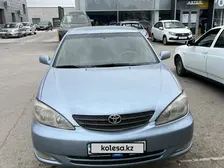 Toyota Camry, 2004