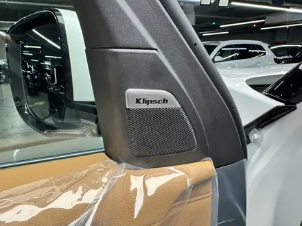 Nissan Patrol Platinum City 2025 года за 59 999 000 тг. в Алматы – фото 12