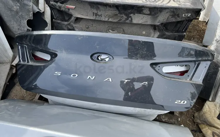 Крышка багажника Hyundai sonata за 17 000 тг. в Алматы