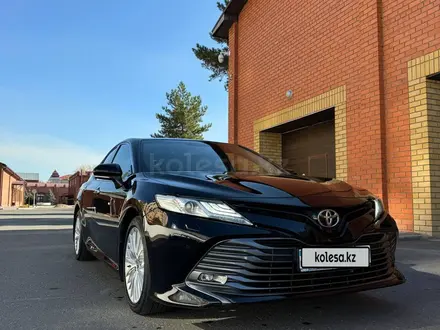 Toyota Camry 2018 года за 14 800 000 тг. в Павлодар – фото 4