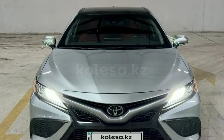 Toyota Camry 2021 года за 16 500 000 тг. в Астана