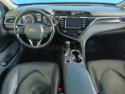Toyota Camry 2020 года за 9 788 600 тг. в Шымкент – фото 8
